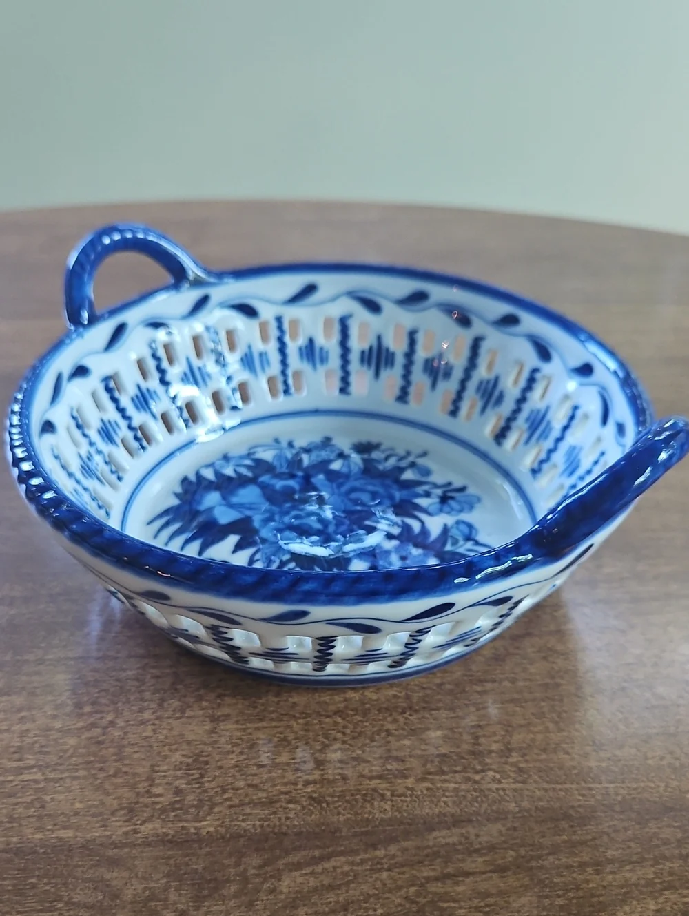 Vintage Blue & White Reticulated Porcelain Basket Bowl Made in Thailand 7.5
